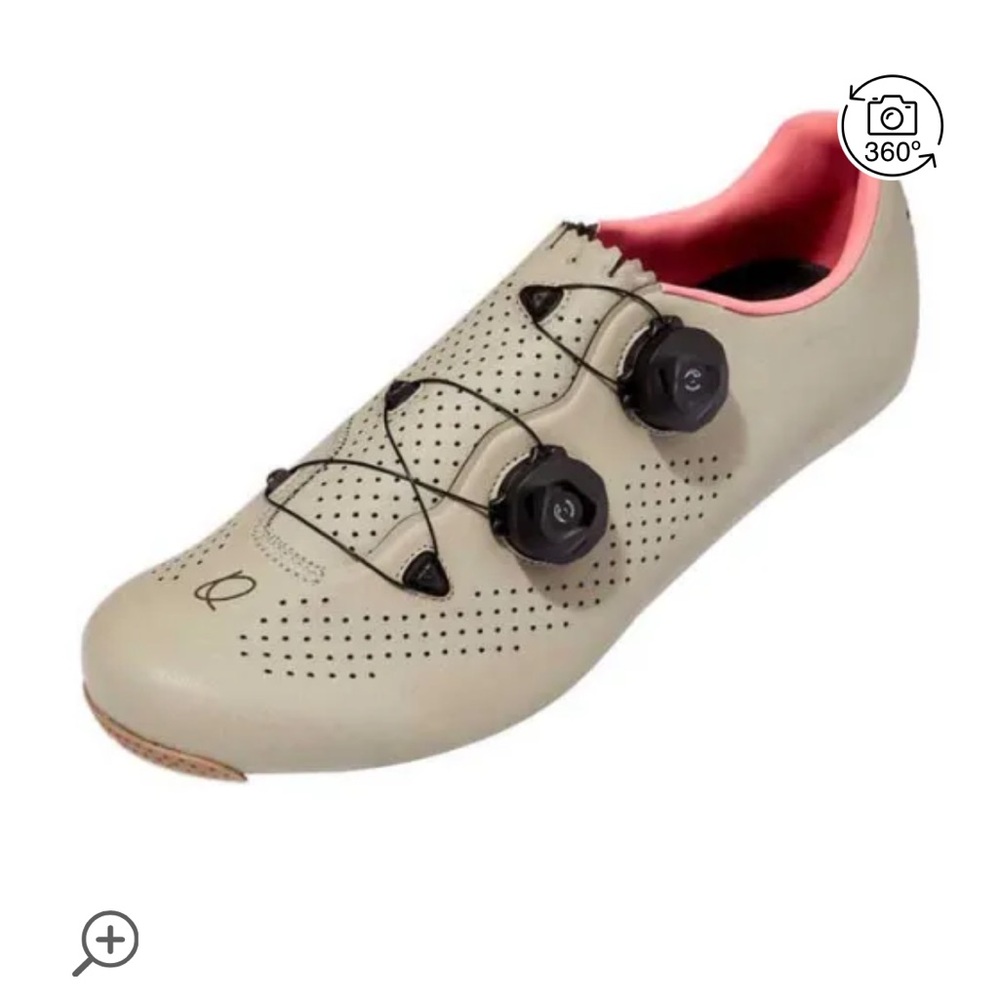 Brand new quoc cycling shoes in box